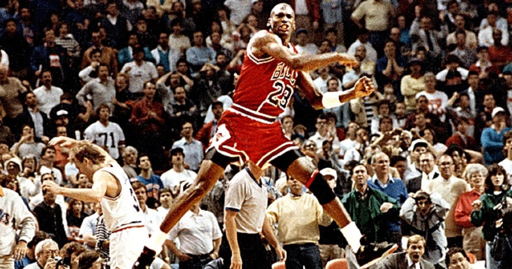 Top 20 Memorable Buzzer Beaters of AllTime TheSportster