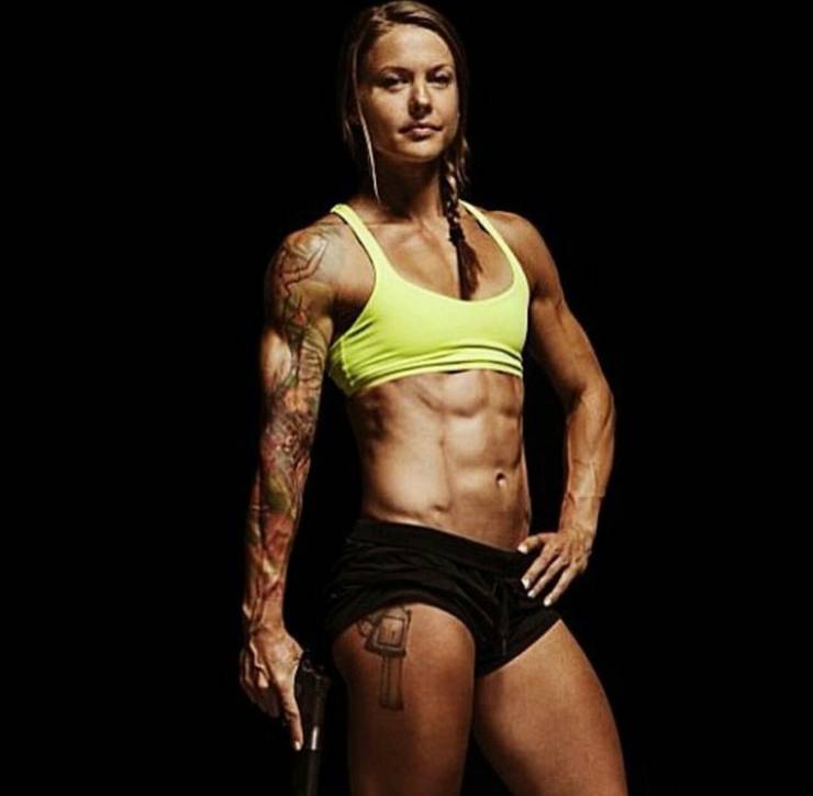 740px x 724px - Top 15 Hottest Pictures Of Christmas Abbott You NEED To See