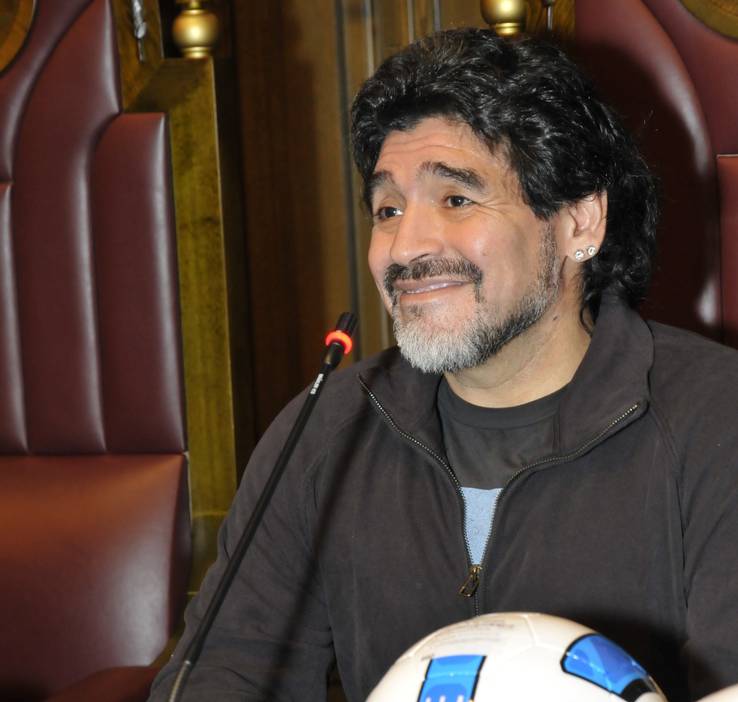 bigstock-Diego-Maradona-15491402.jpg?q=50&fit=crop&w=738&h=702